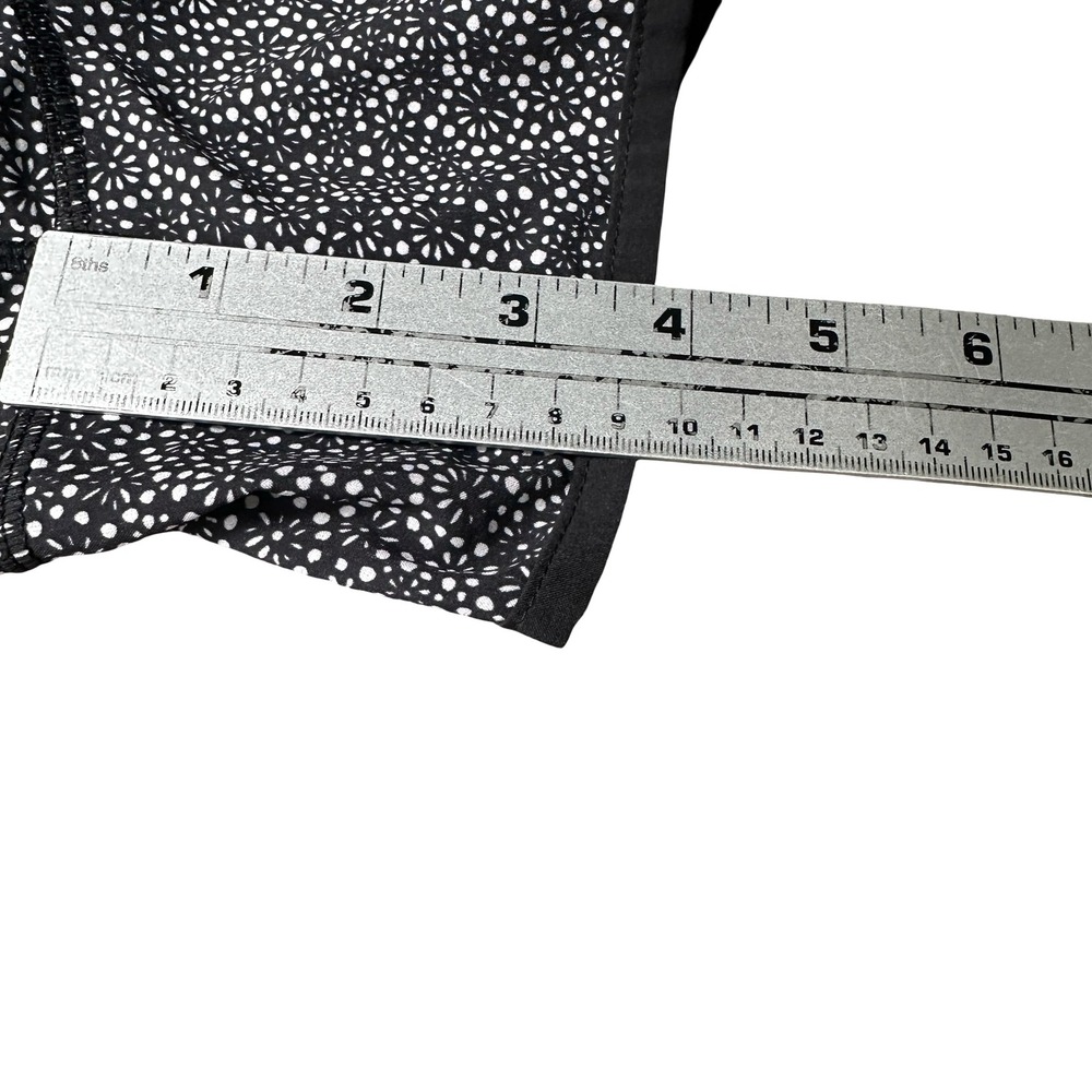 Lululemon Tracker Shorts Black White Geo Print Running Shorts 8 Freckle Flower - Picture 8 of 8